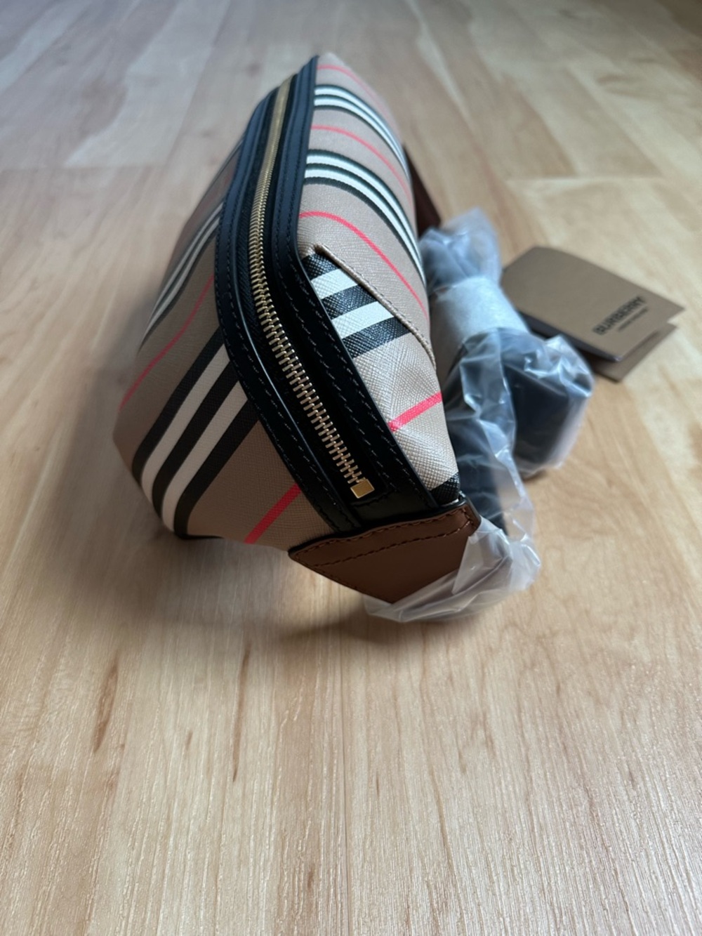 Burberry Leather Striped Belt Bag or Fanny Pack - Picture 5 of 7